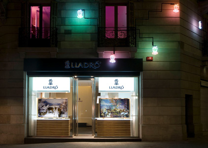 BigPrints© realiza los escaparates para la marca LLADRÓ® BigPrints© realiza los escaparates para la marca LLADRÓ®